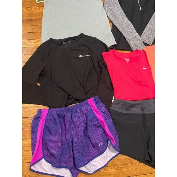 Womens Athletic Clothing Lot 17PCS Size MEDIUM Under Armour Nike Adidas & MORE - Picture 8 of 14